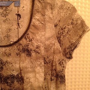 🆕🏷 ~ SIMPLY VERA sheer top